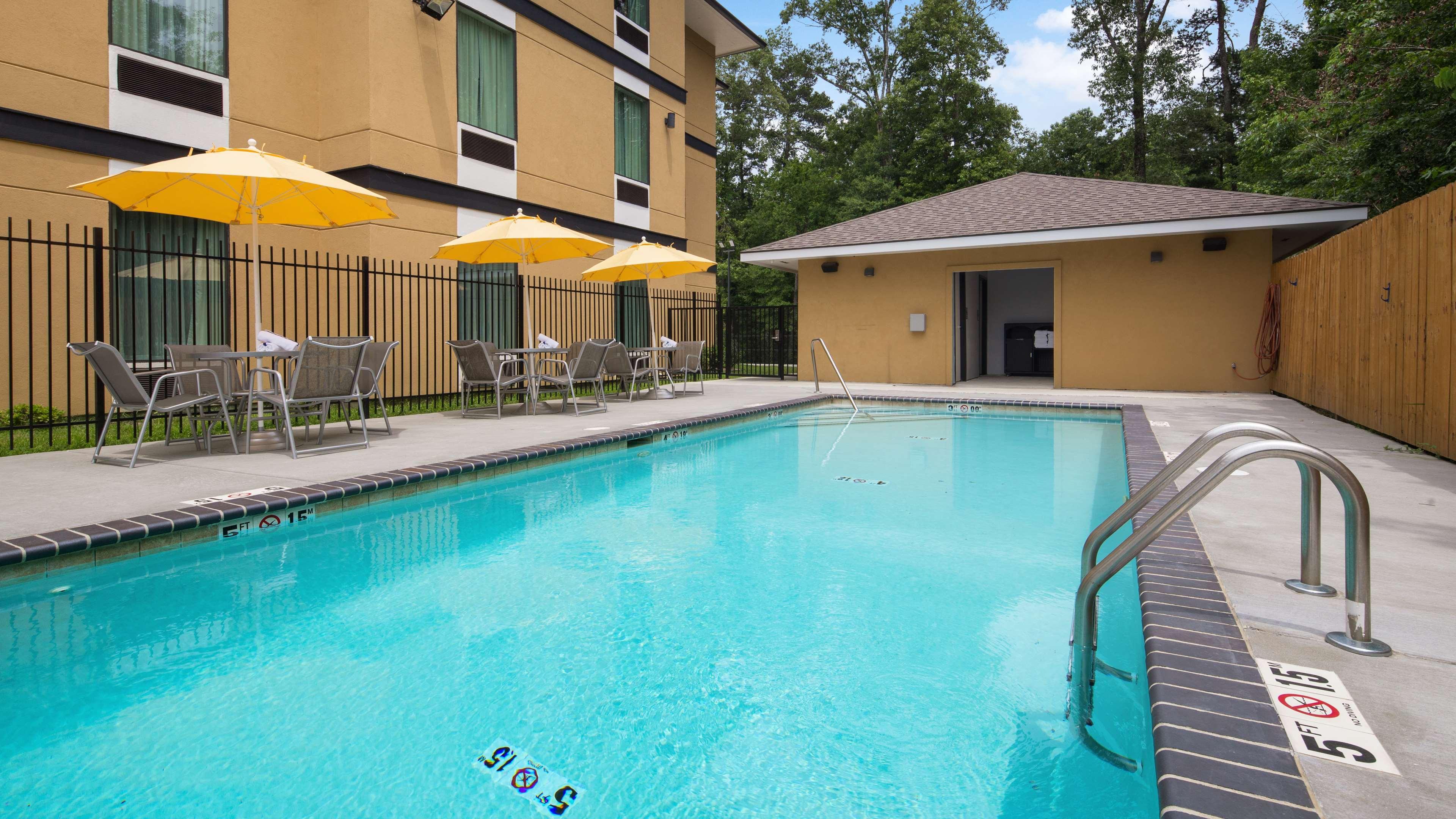 Best Western Plus Regency Park Hotel Walker Exterior photo