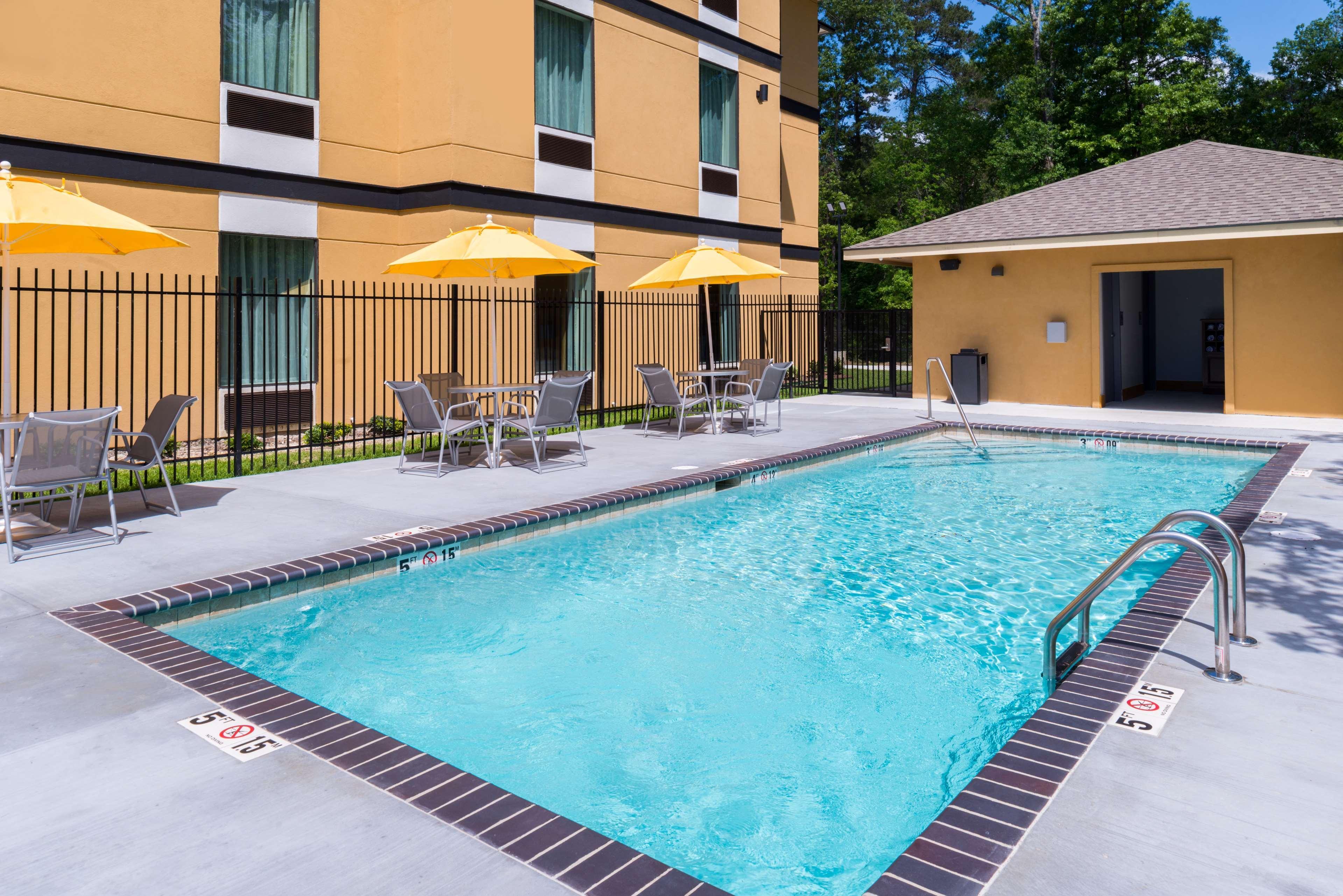 Best Western Plus Regency Park Hotel Walker Exterior photo