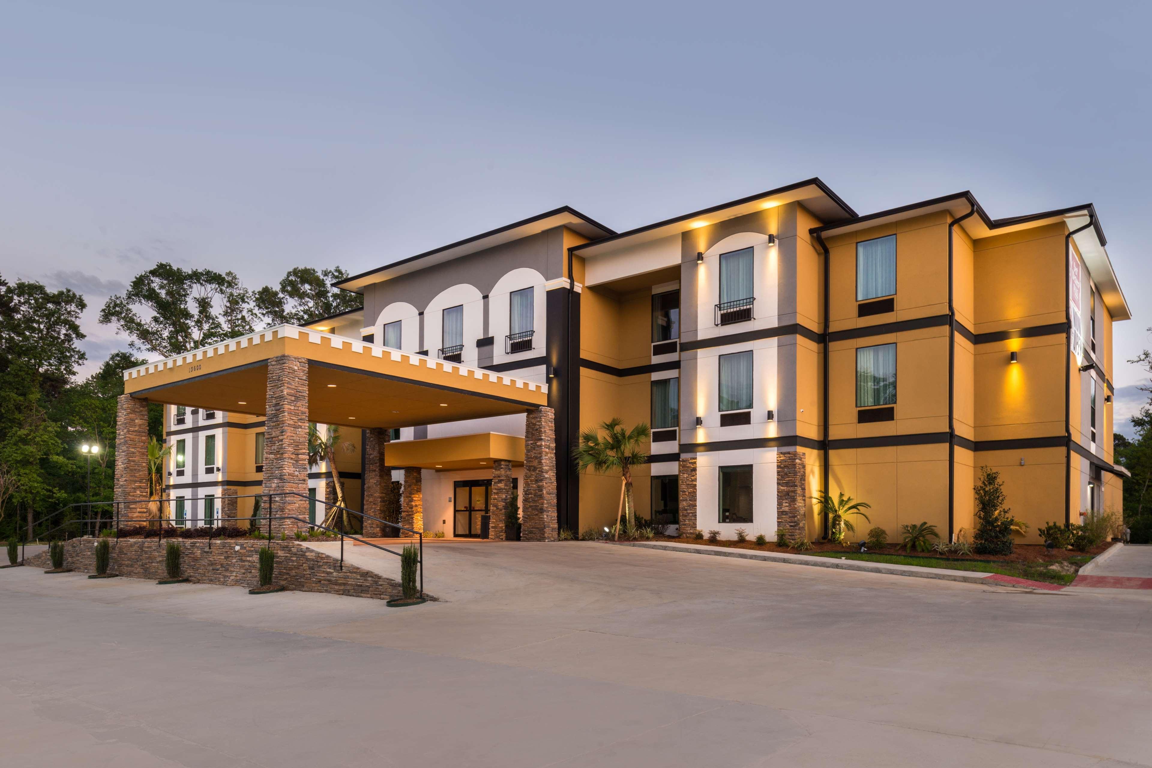 Best Western Plus Regency Park Hotel Walker Exterior photo